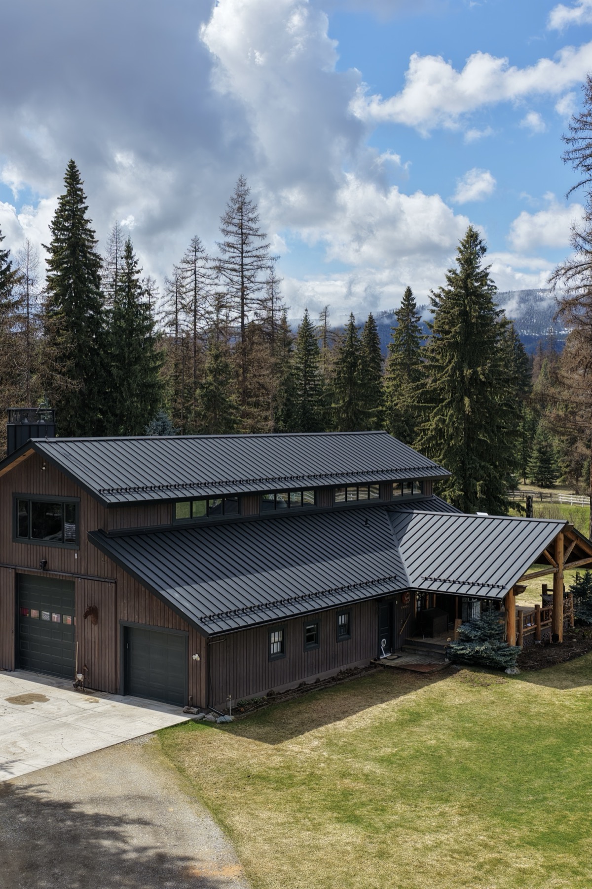 Barndominium elevation, wall and roof in one finish